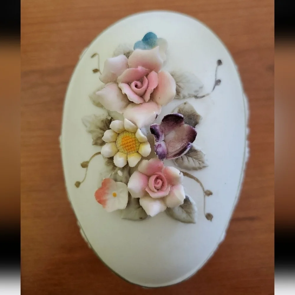 White and Pink Floral Decor Accents
